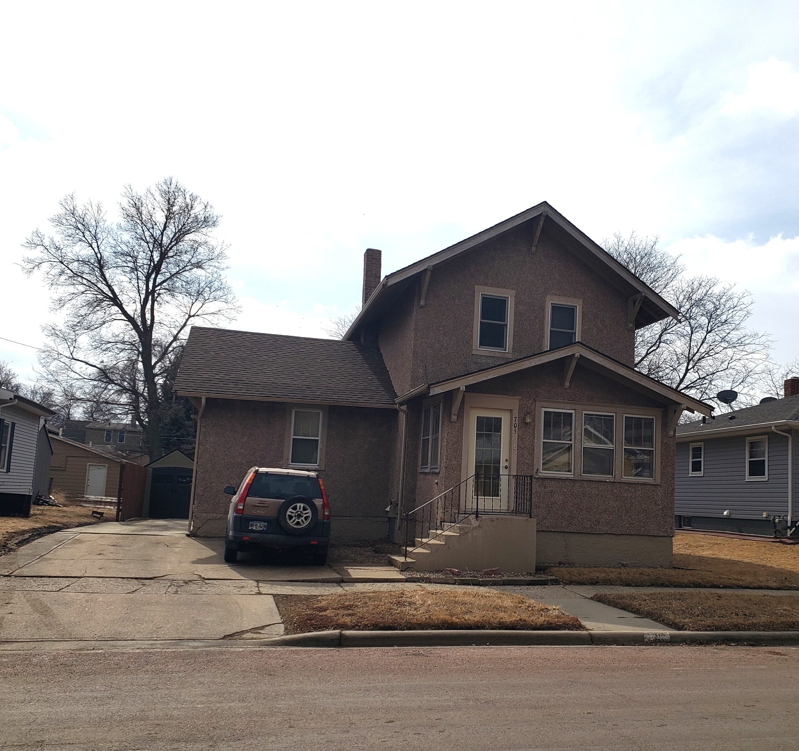 705 W 5th Ave  $184,500